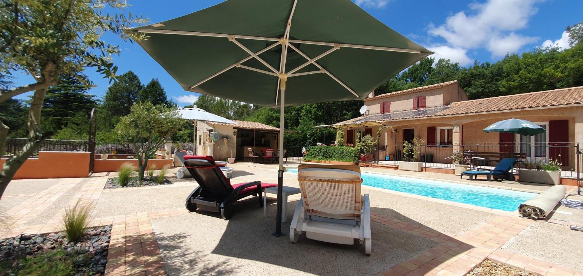 Maison Familiale Avec Piscine Et Boulodrome Dans Le Luberon Caseneuve المظهر الخارجي الصورة